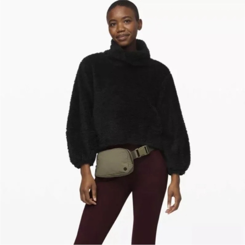LIKE NEW! Lululemon Warm Restore Cozy Sherpa Fleece Turtleneck Pullover Black 4
